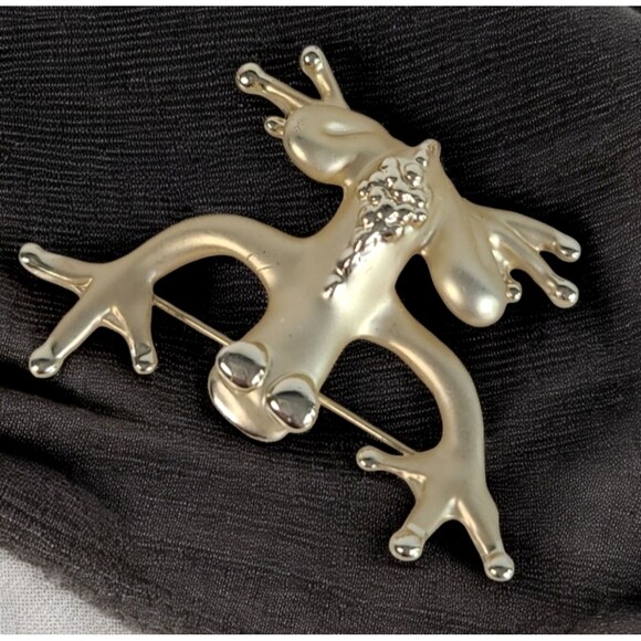 Vintage Brushed Gold Tone Frog Brooch Metal Pin Large Cute Animal Estate - Picture 1 of 6